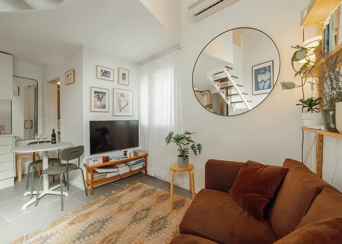 Modern Studio By Hosty