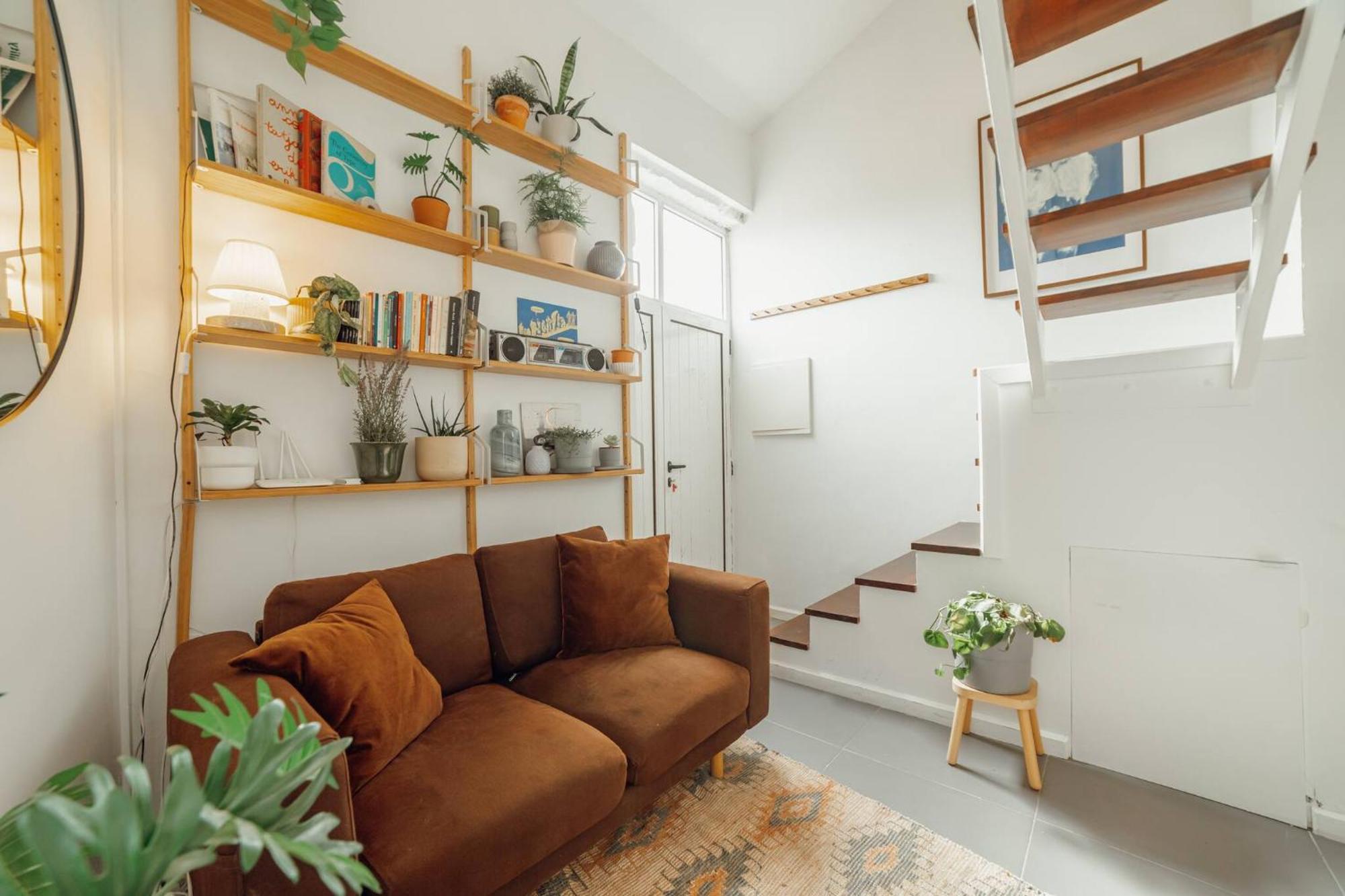 Modern By Hosty *