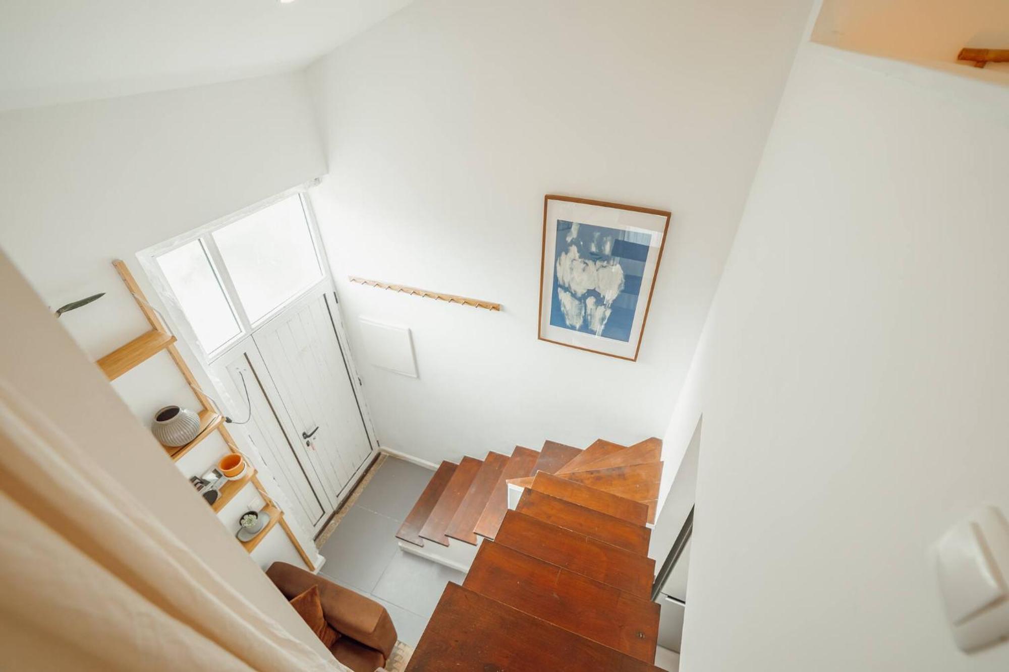 Modern By Hosty